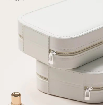Leather Mirror Box – with Built-in LED Vanity Mirror for Jewelry & Accessories