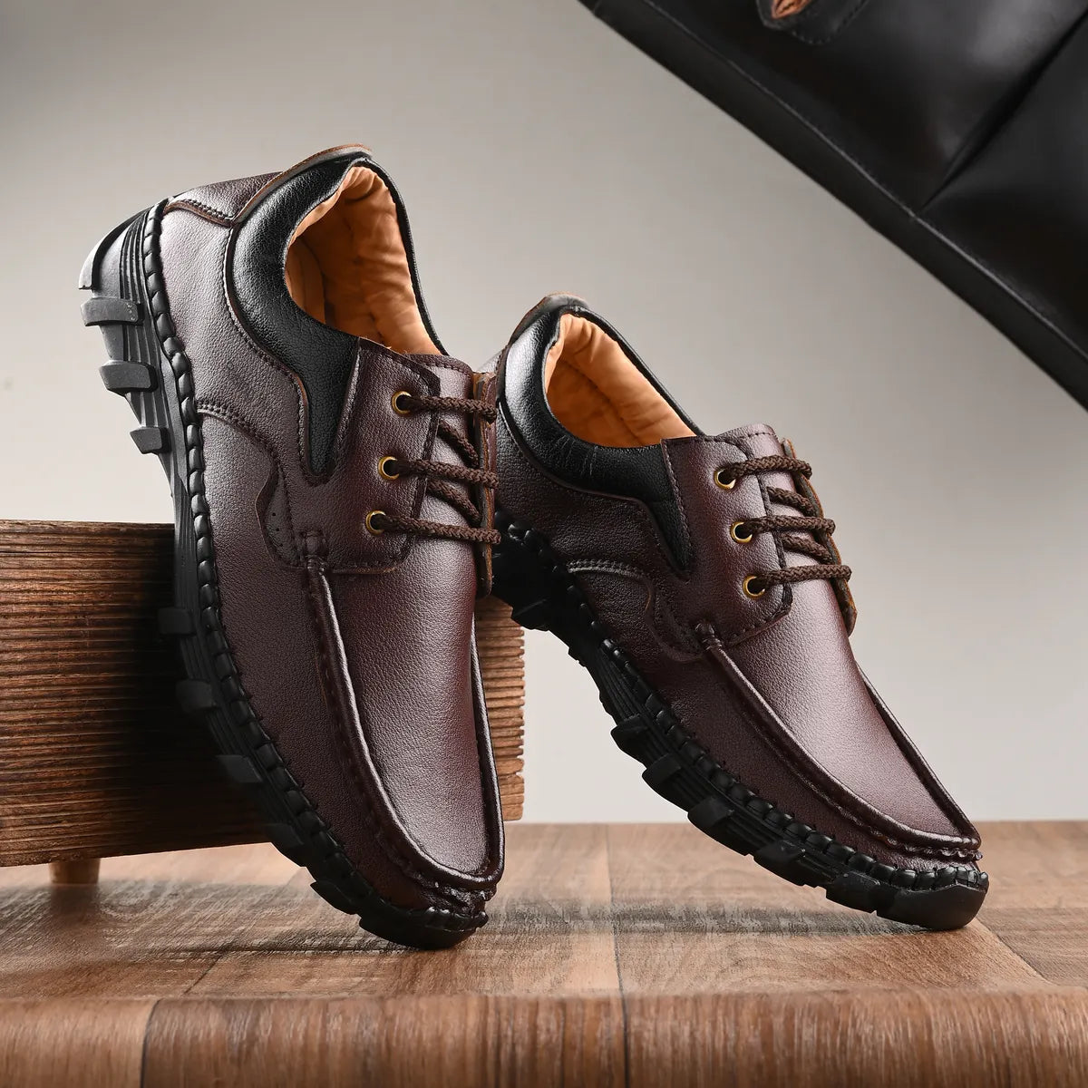 Men's Textured Lightweight Brown Loafers