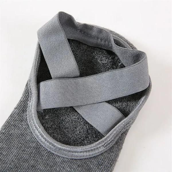 Unisex Non Slip Grip Socks with Cushion for Yoga